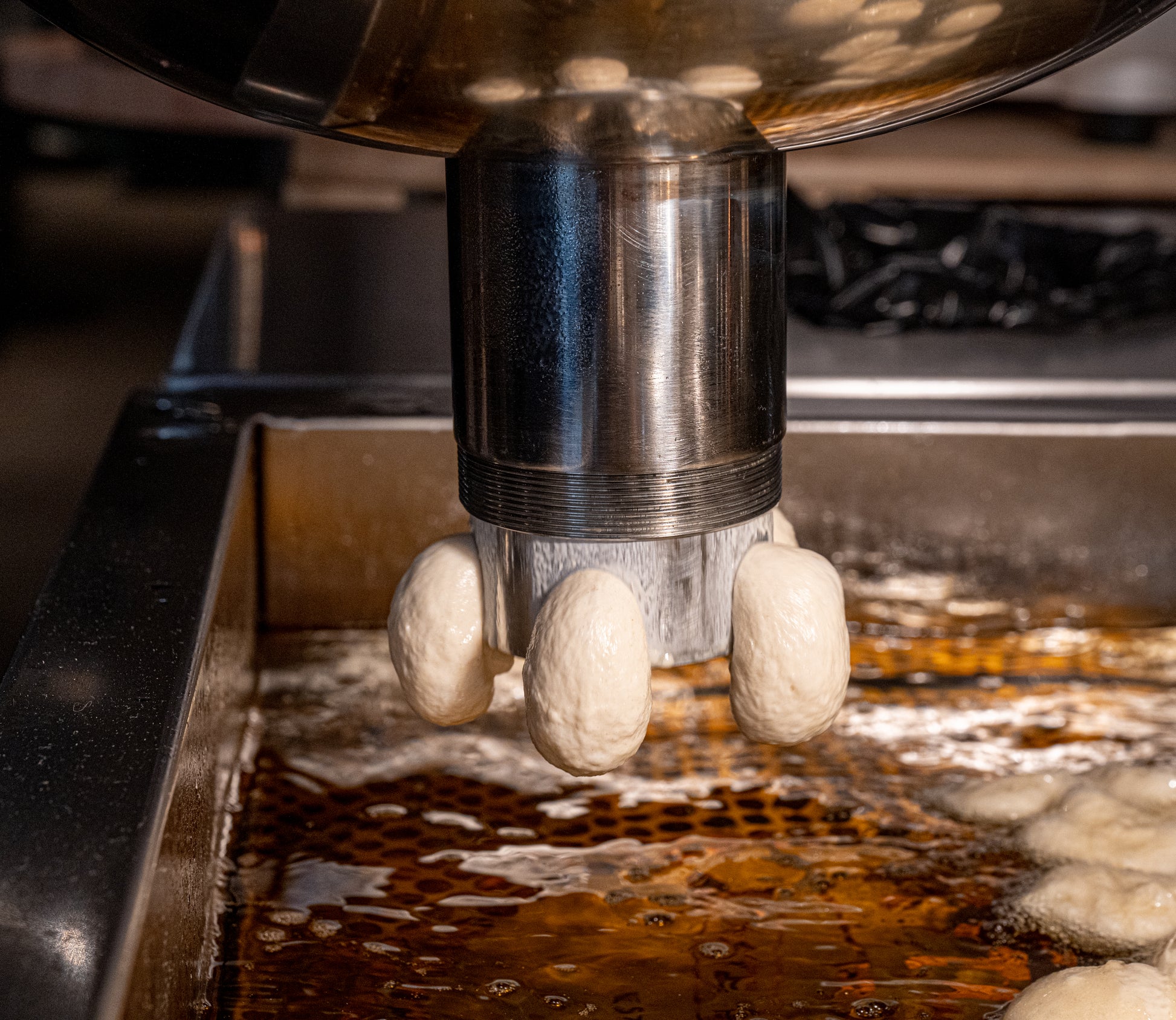 Cuisson des lokma lukumades et luqaimat nécessite une huile propre et une température élevée 170° minimum 